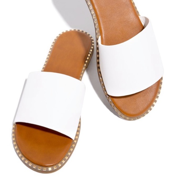 Sandals - Picture 2 of 4